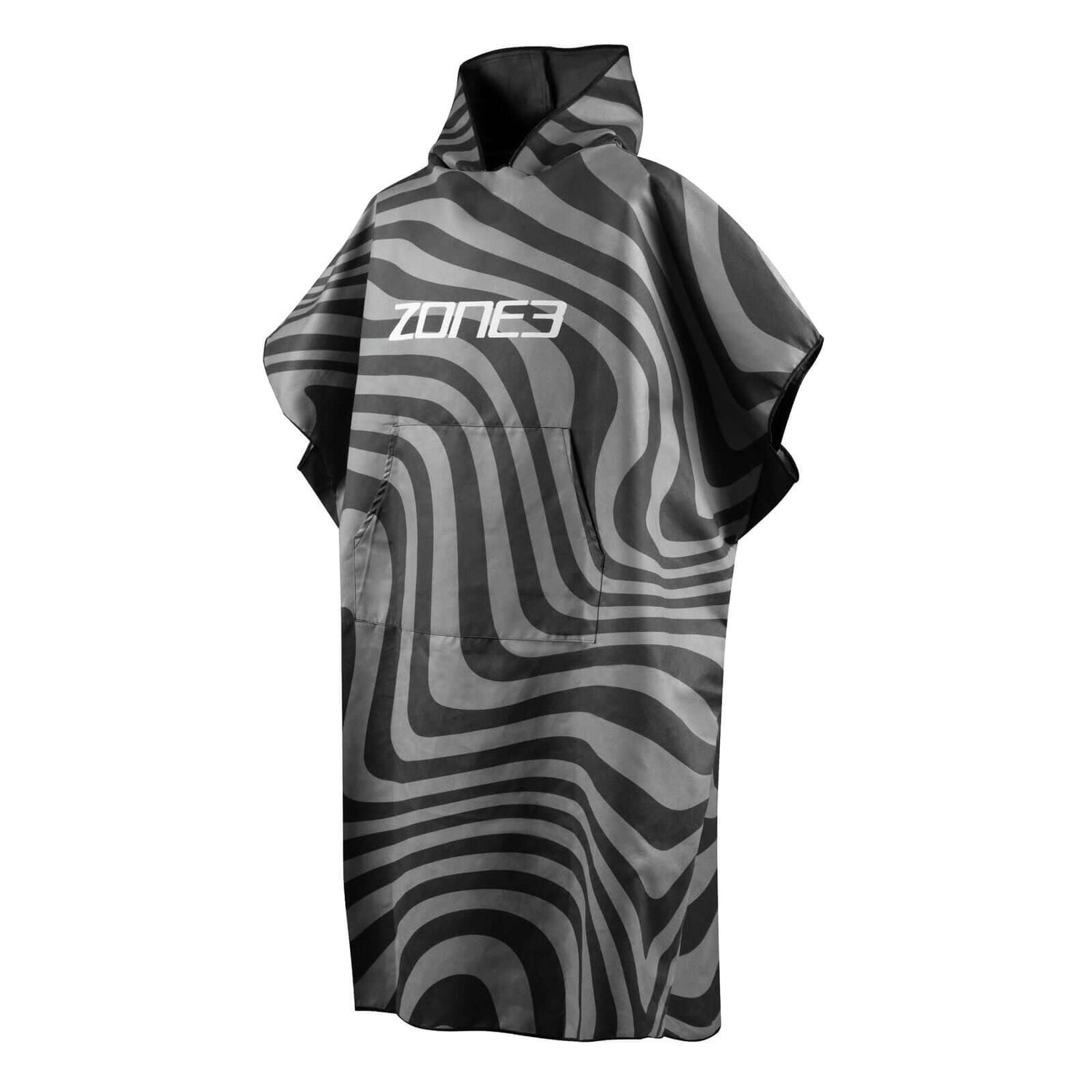 Albornoz de microfibra con elegante estampado de olas en negro y gris, perfecto para secarse rápido tras nadar o ir a la playa.
