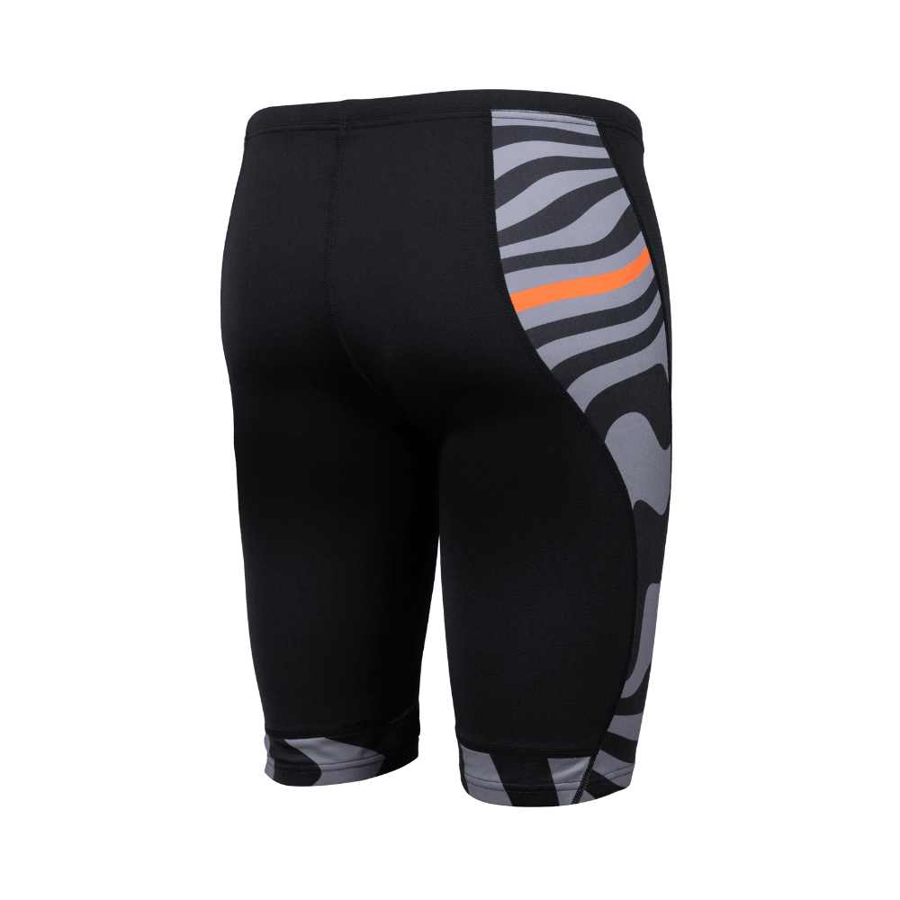Vista trasera del jammer negro para hombre, mostrando el gráfico envolvente completo en gris y naranja en los paneles laterales