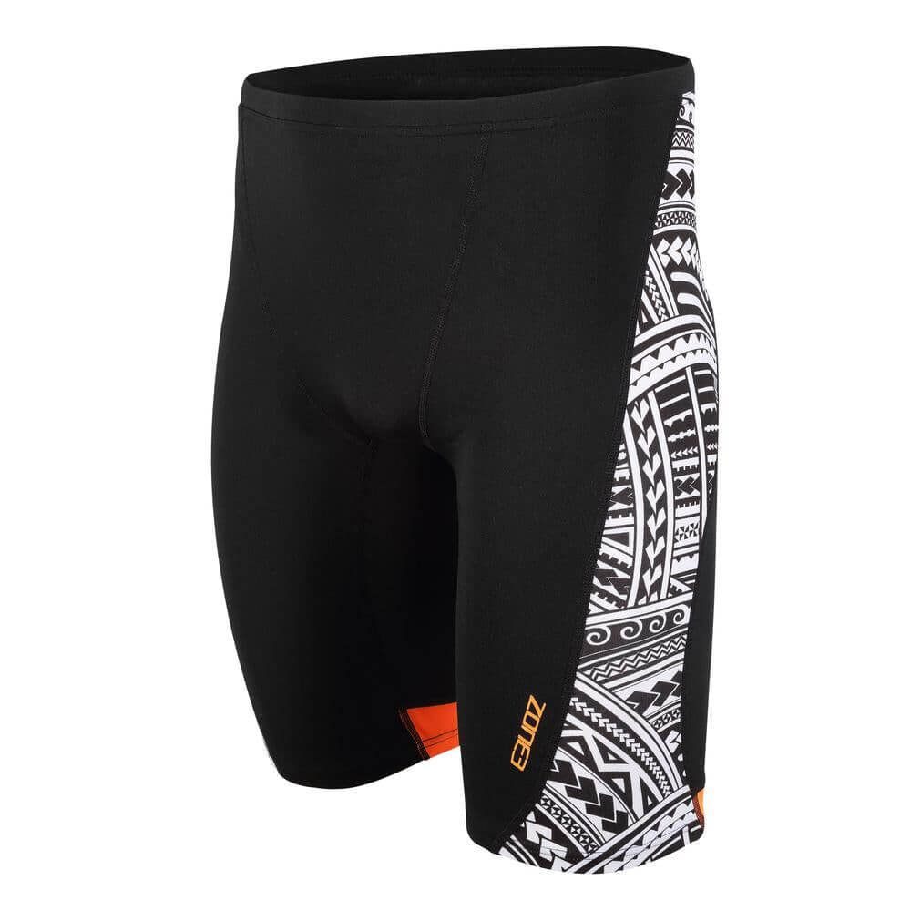 Jammer de natación negro con panel lateral estampado Kona Speed en blanco, detalles naranjas y el logotipo de ZONE3 cerca del bajo.